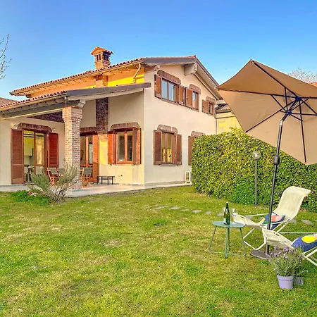 Corelli - Parking And Exclusive Garden Villa