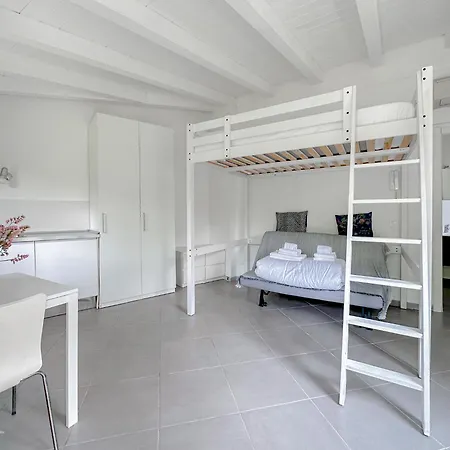 Villa Corelli - Parking And Exclusive Garden Milan